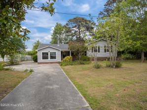 40 Eagle Rock Ln Hubert, NC 28539