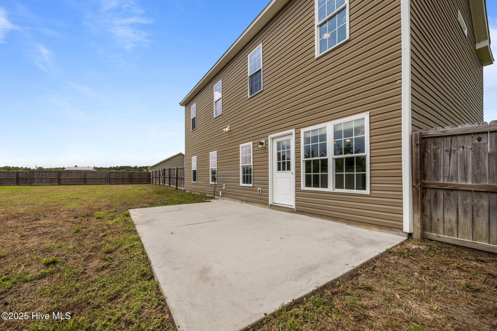 305 Spring Maple Way Richlands, NC 28574