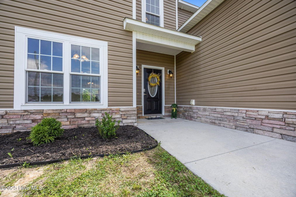 305 Spring Maple Way Richlands, NC 28574