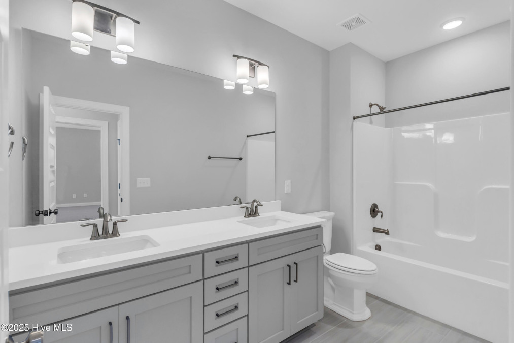 3159 Painted Turtle Loop Wilmington, NC 28409