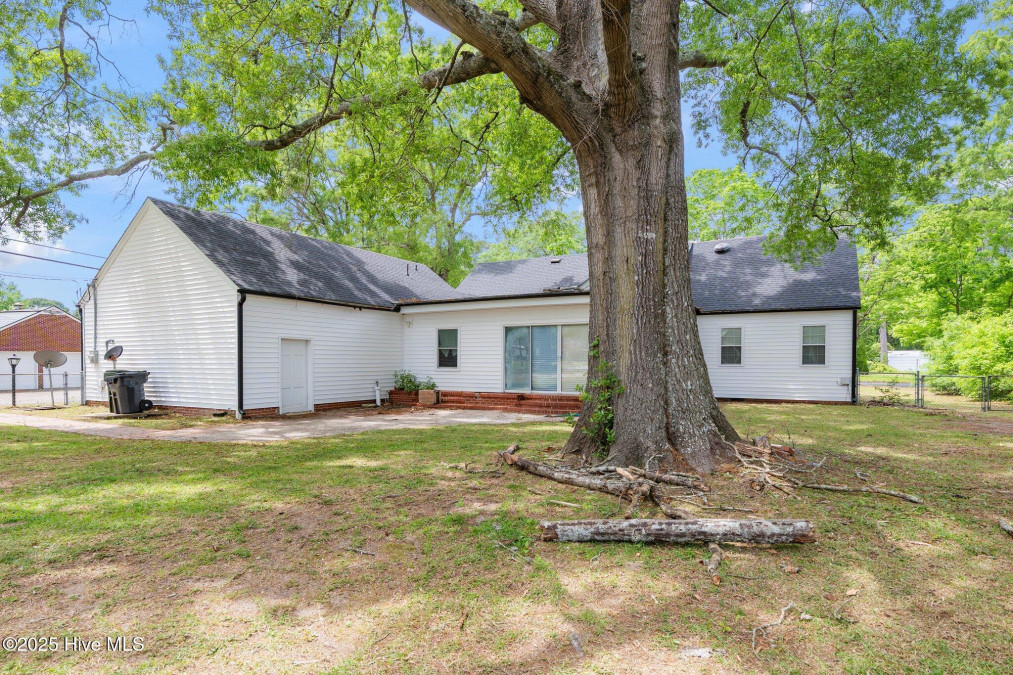 208 Andrews Ave Goldsboro, NC 27530