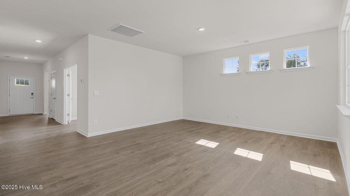 742 Lazy Elm Ln Aberdeen, NC 28315