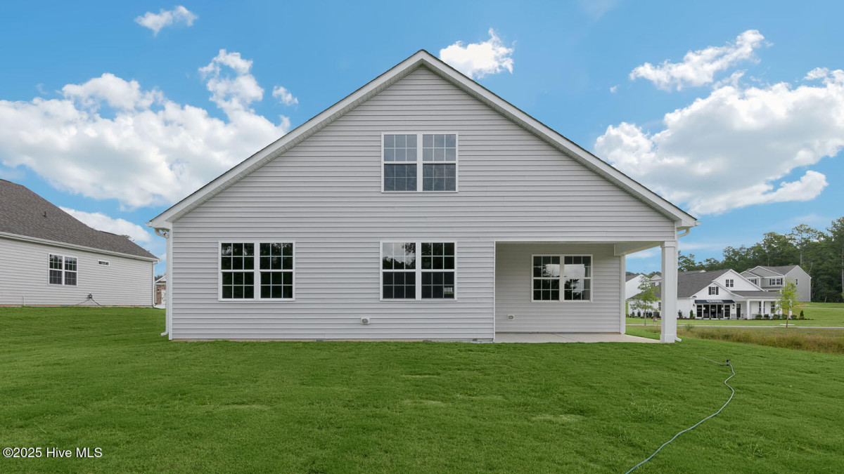 742 Lazy Elm Ln Aberdeen, NC 28315