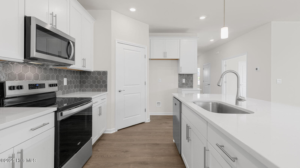 742 Lazy Elm Ln Aberdeen, NC 28315