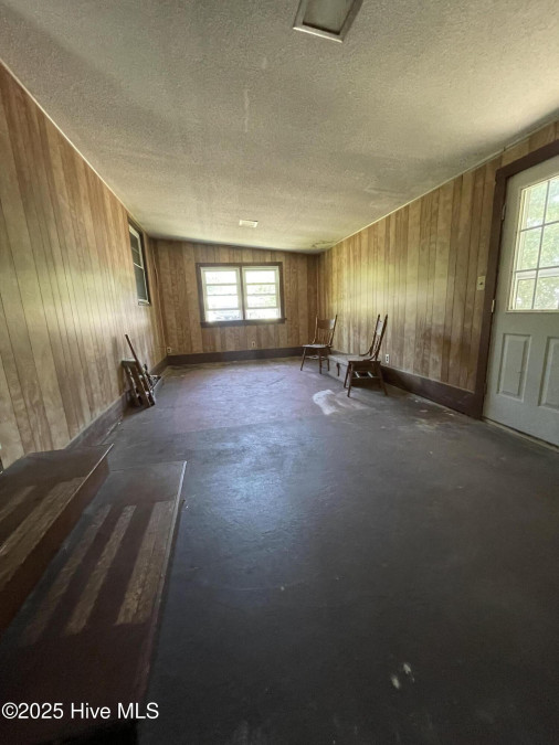 109 Coopers Ln Elizabeth City, NC 27909