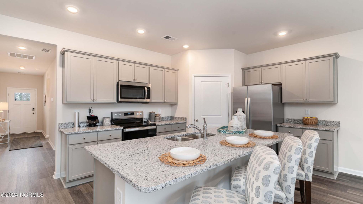 1214 Woodhouse Dr Ash, NC 28420