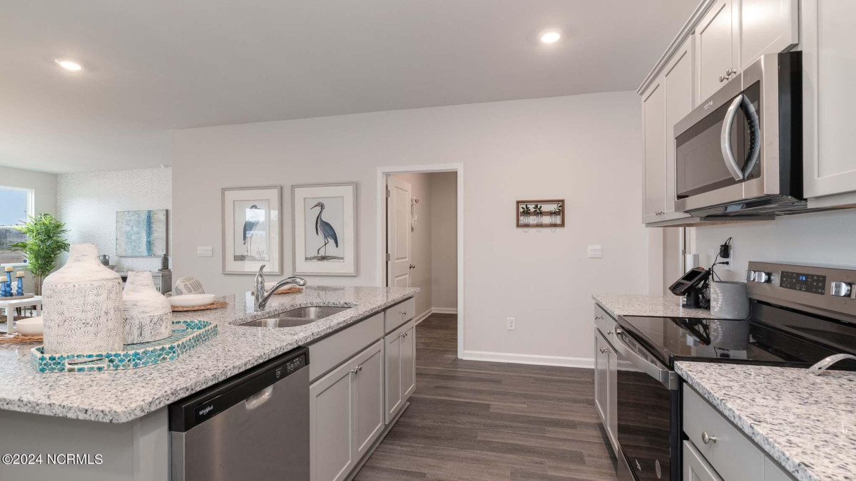 1214 Woodhouse Dr Ash, NC 28420
