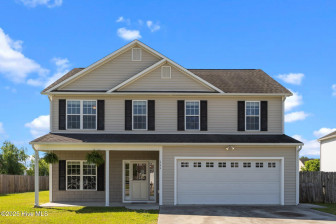 111 Woods Run Cir Richlands, NC 28574
