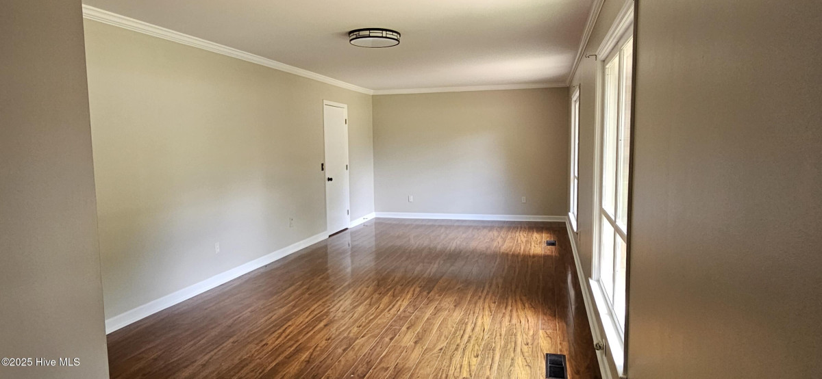 204 Edgewood Ave Clinton, NC 28328