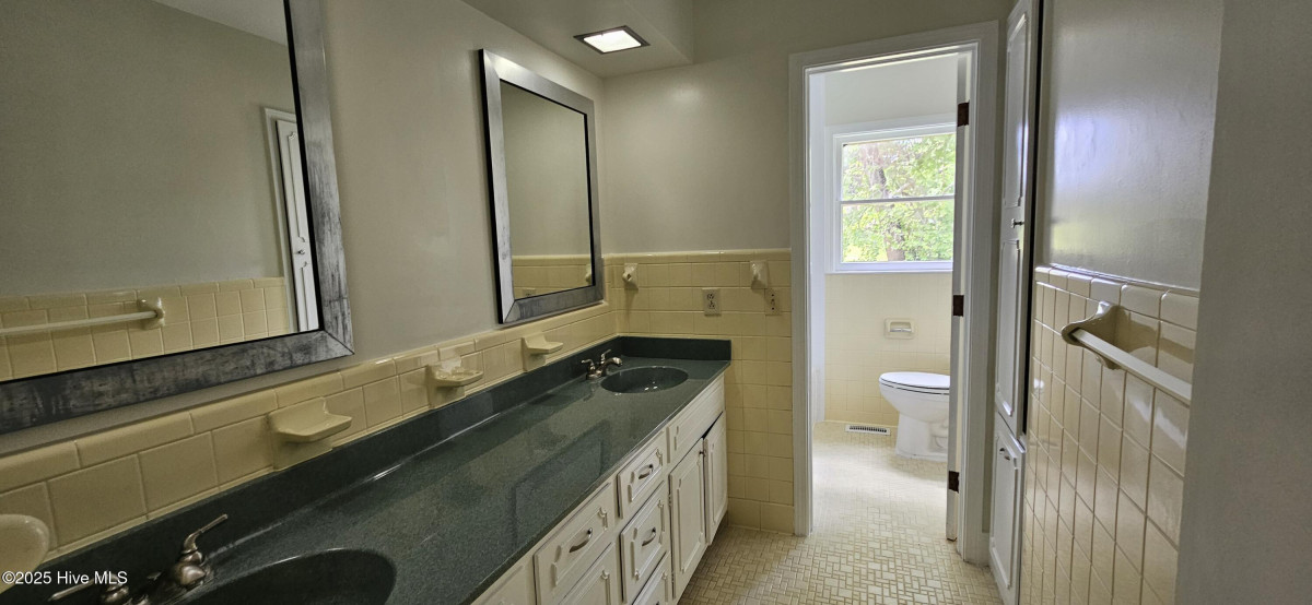 204 Edgewood Ave Clinton, NC 28328
