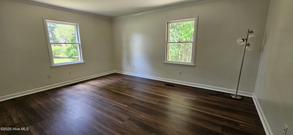 204 Edgewood Ave Clinton, NC 28328