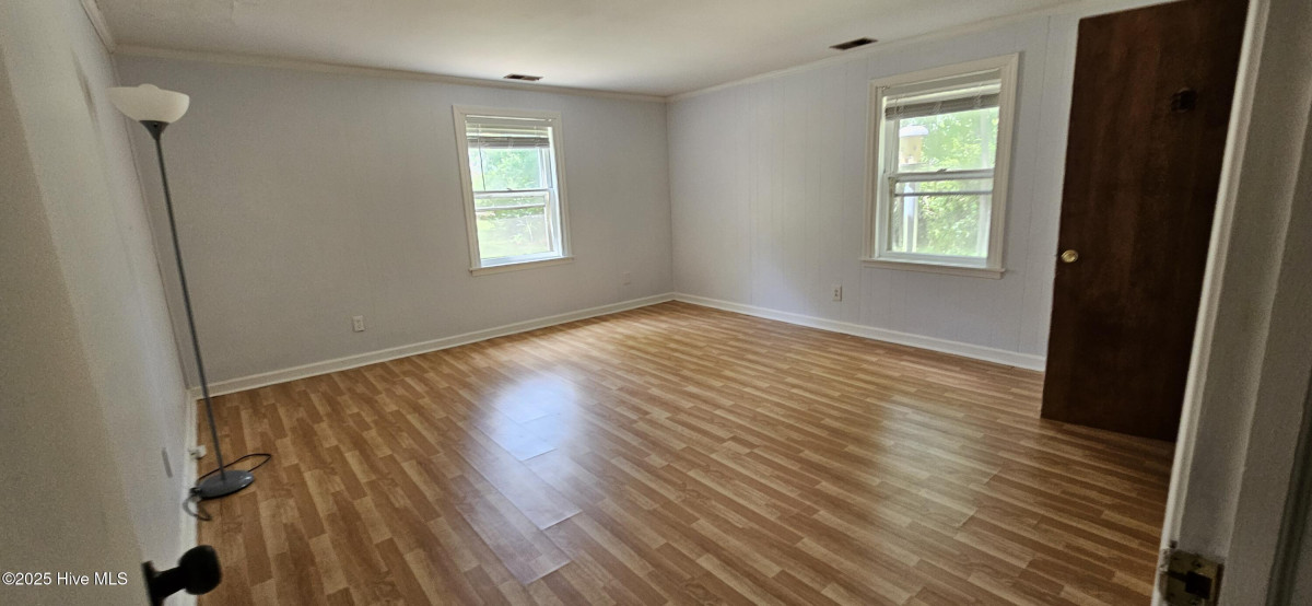 204 Edgewood Ave Clinton, NC 28328