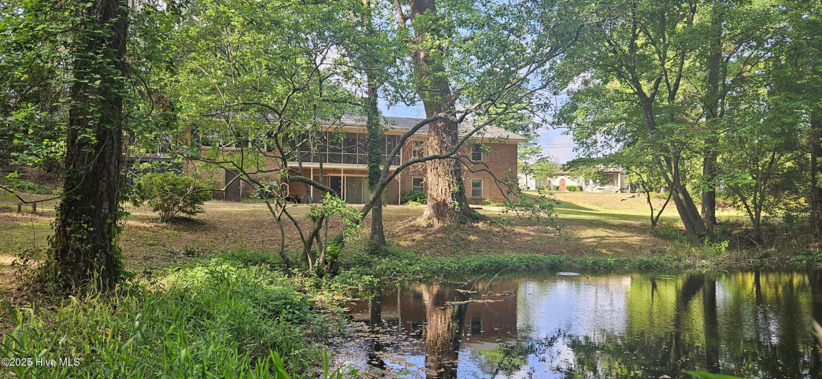 204 Edgewood Ave Clinton, NC 28328