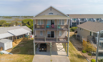 114 Seahorse Ave Surf City, NC 28445