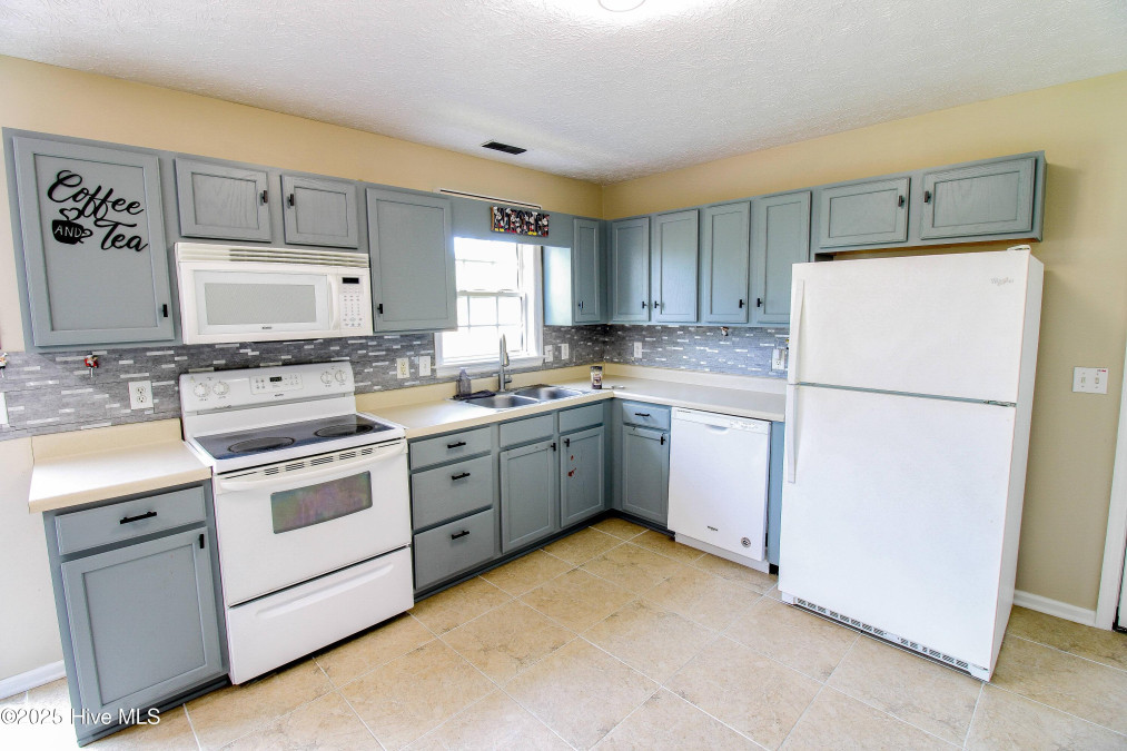 325 Foxhall Rd Newport, NC 28570