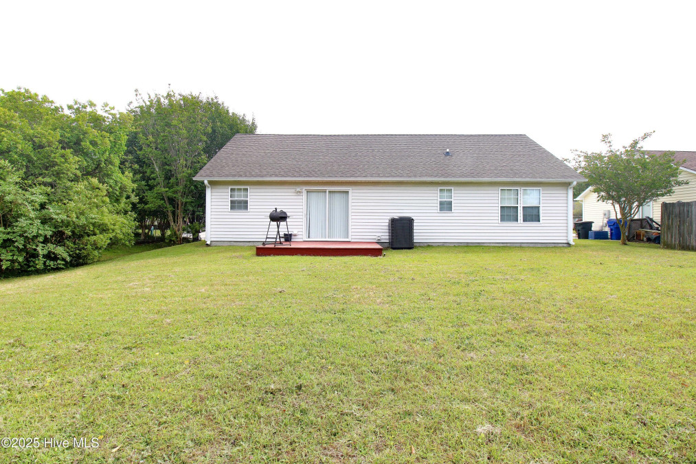 325 Foxhall Rd Newport, NC 28570