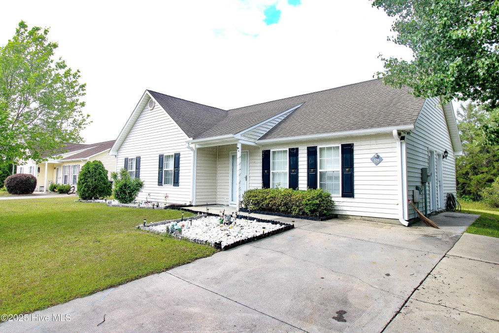 325 Foxhall Rd Newport, NC 28570