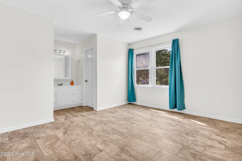 517 Kelly Rd Wilmington, NC 28409