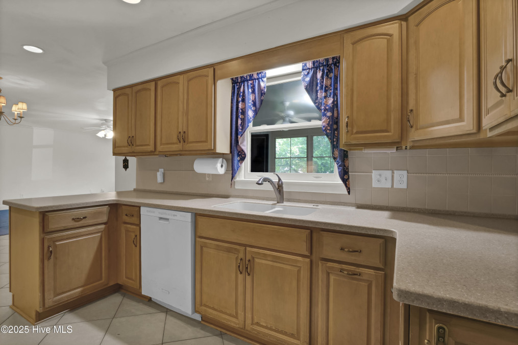 3827 Sylvan Dr Wilmington, NC 28403