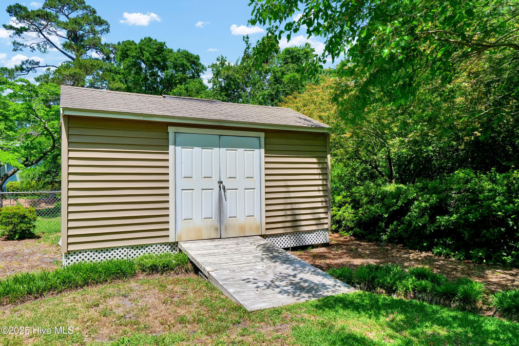 3827 Sylvan Dr Wilmington, NC 28403