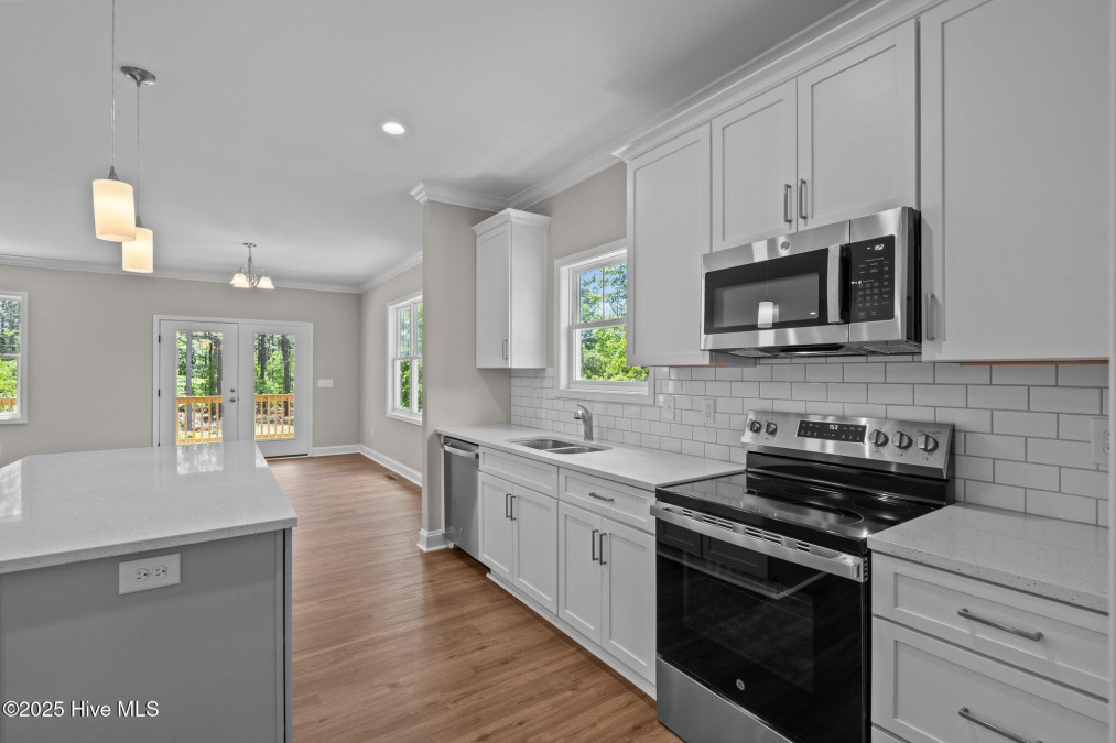 126 Parkwood Ct West End, NC 27376