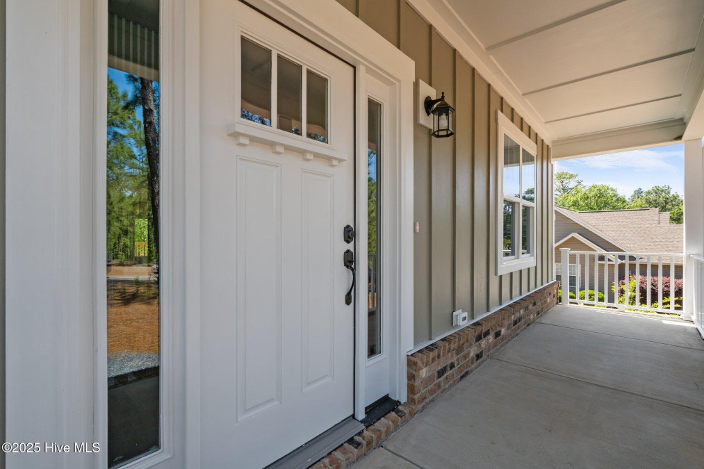 126 Parkwood Ct West End, NC 27376
