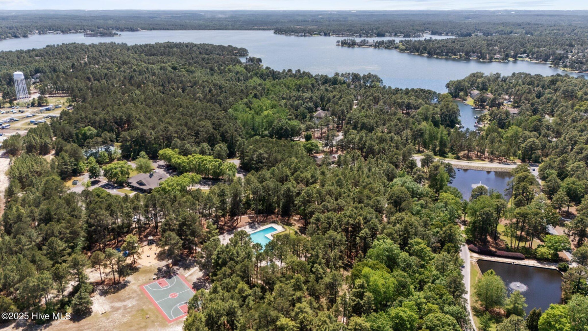 126 Parkwood Ct West End, NC 27376