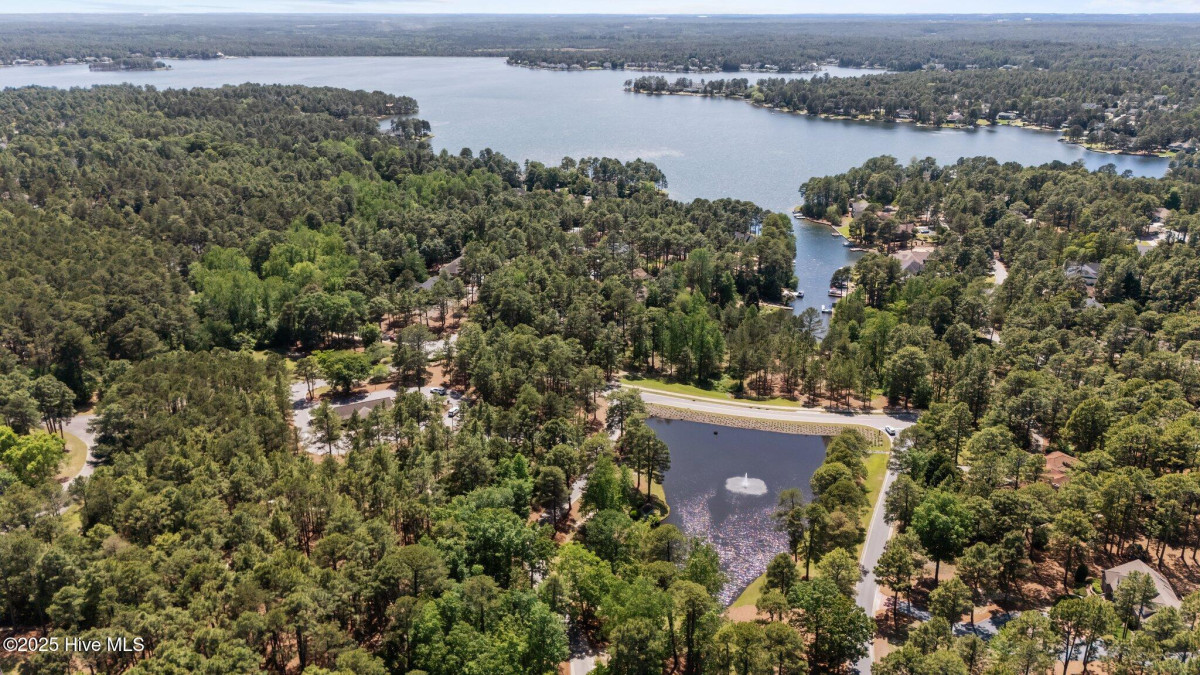 126 Parkwood Ct West End, NC 27376