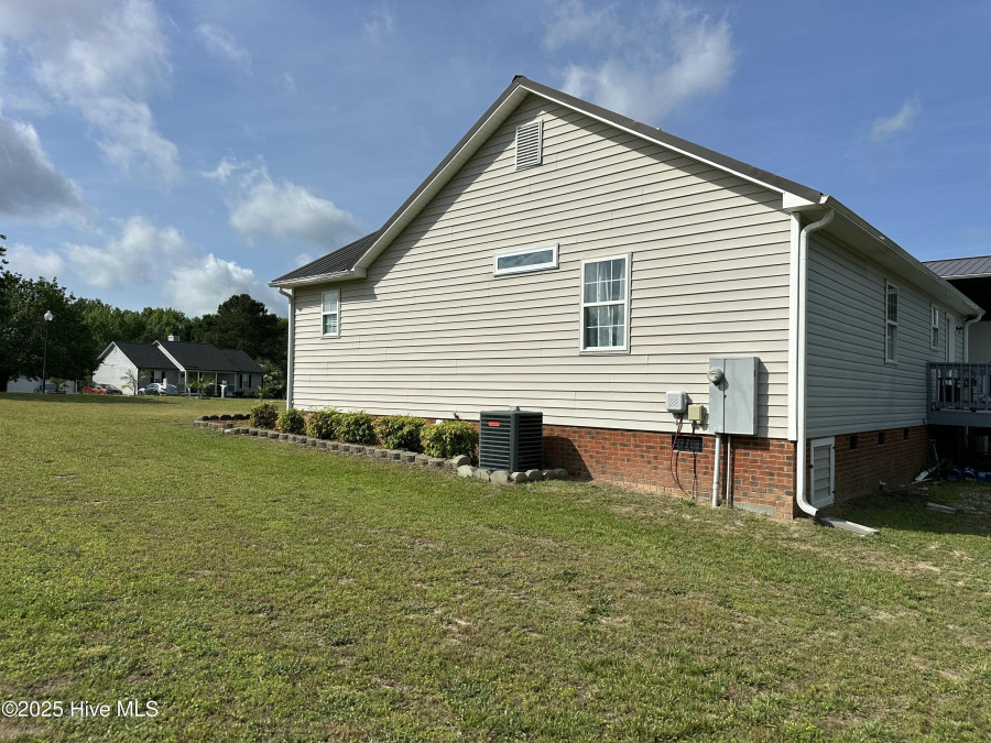 1021 Forest Glen Dr Raleigh, NC 27603