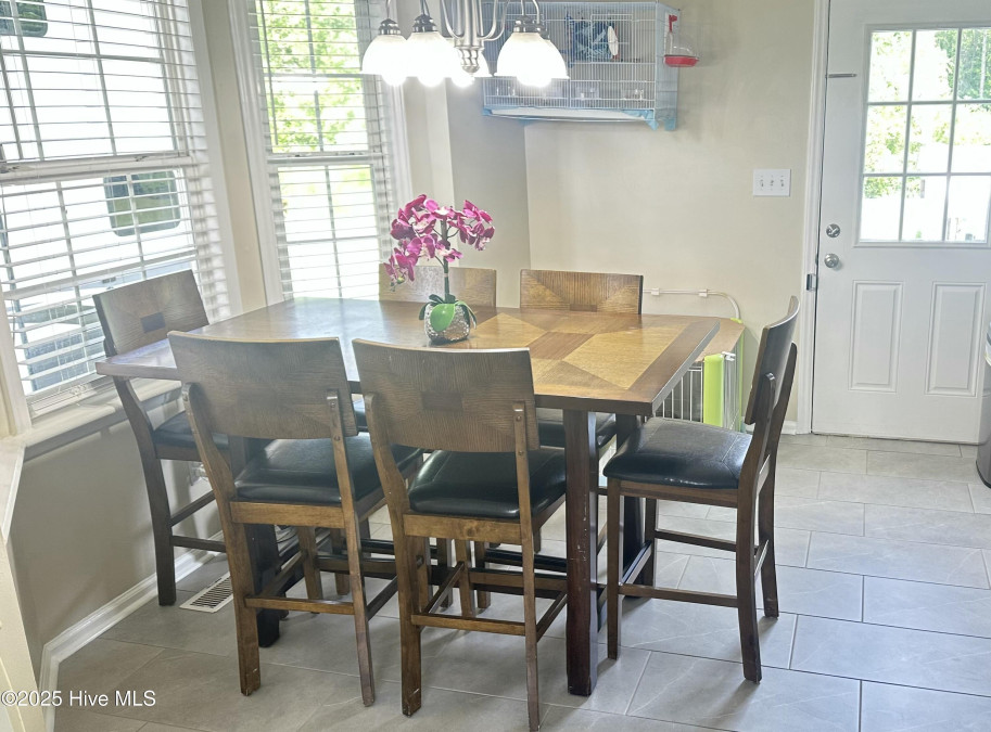 1021 Forest Glen Dr Raleigh, NC 27603