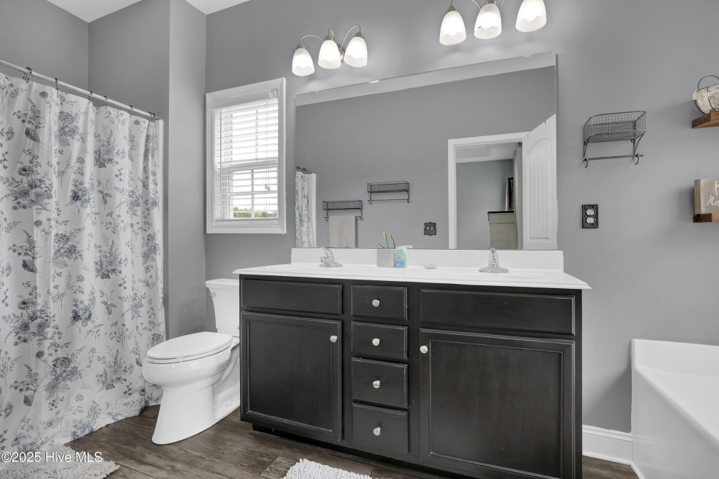 133 Fallbrook Ln Rocky Point, NC 28457