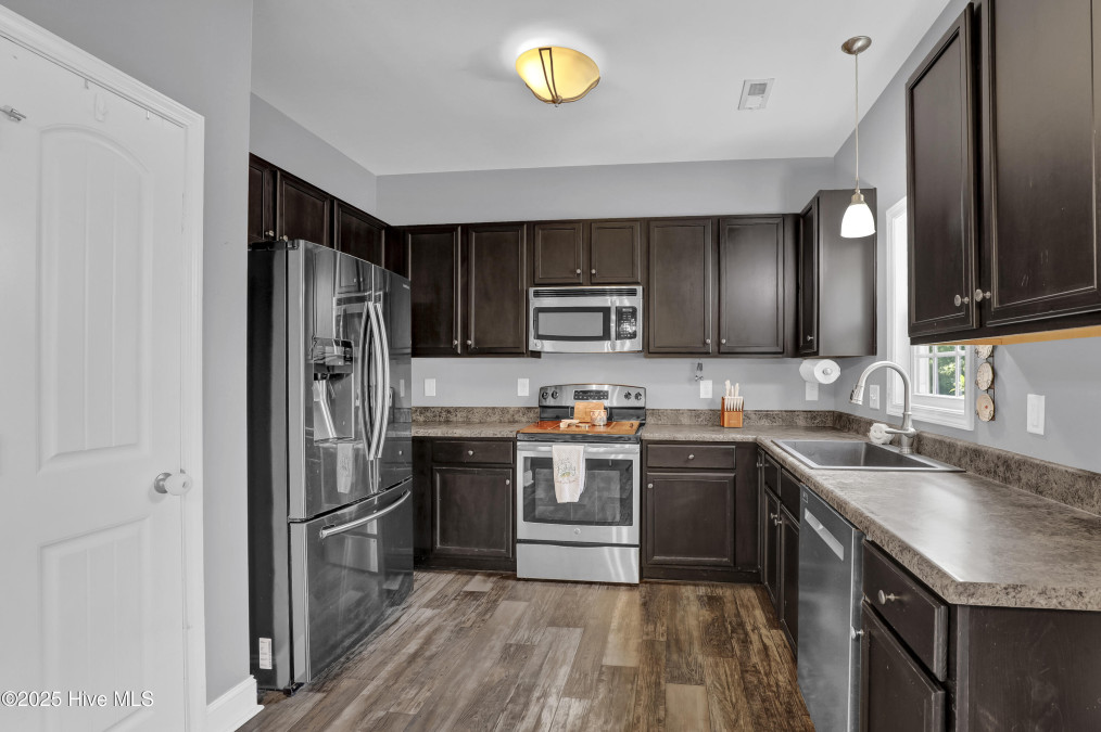133 Fallbrook Ln Rocky Point, NC 28457