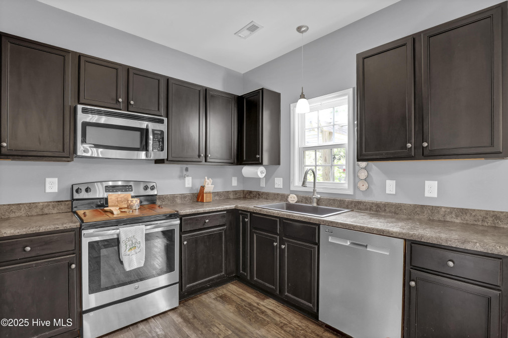133 Fallbrook Ln Rocky Point, NC 28457