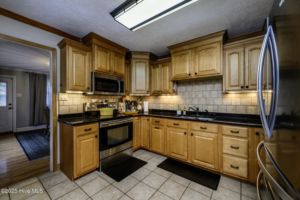 918 Meadows St New Bern, NC 28560