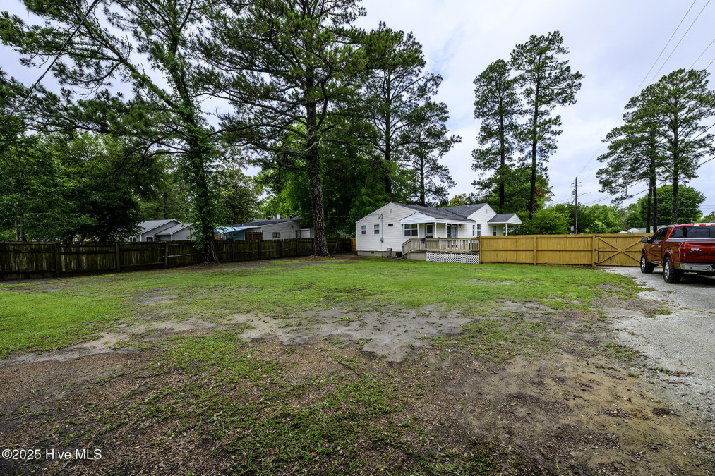 918 Meadows St New Bern, NC 28560