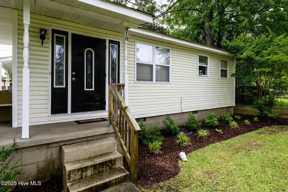 918 Meadows St New Bern, NC 28560