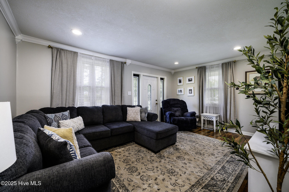 918 Meadows St New Bern, NC 28560