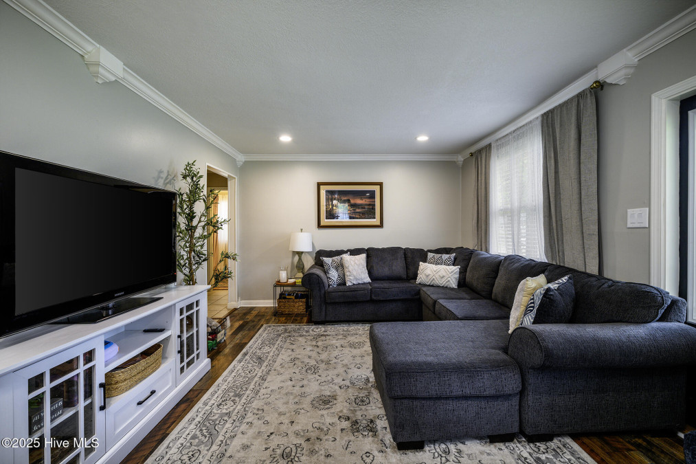 918 Meadows St New Bern, NC 28560