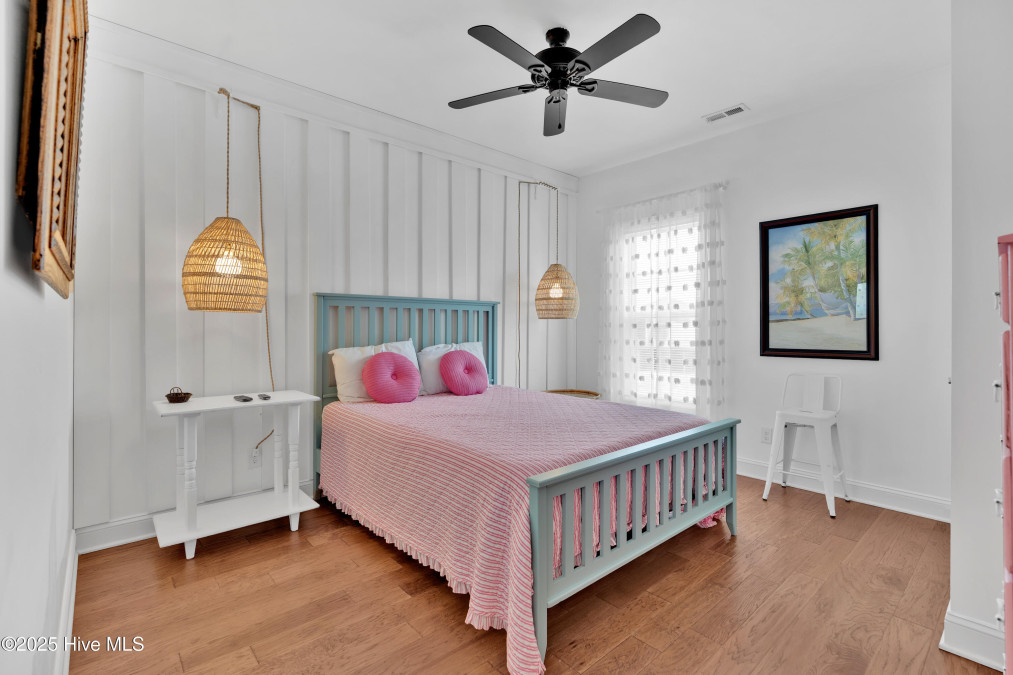 2304 Dolphin Dr Oak Island, NC 28465