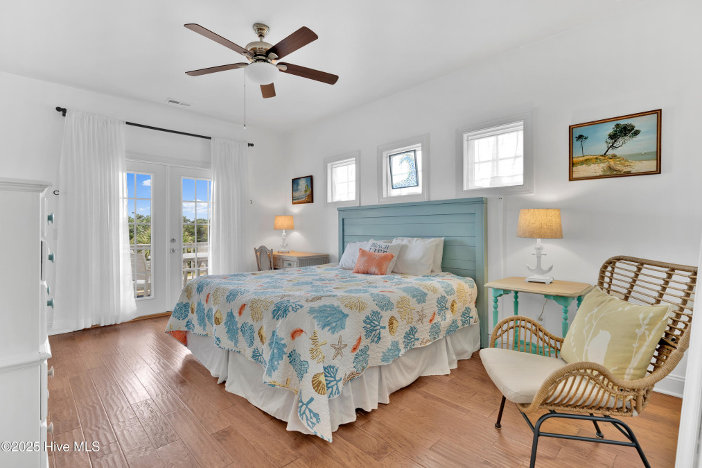 2304 Dolphin Dr Oak Island, NC 28465