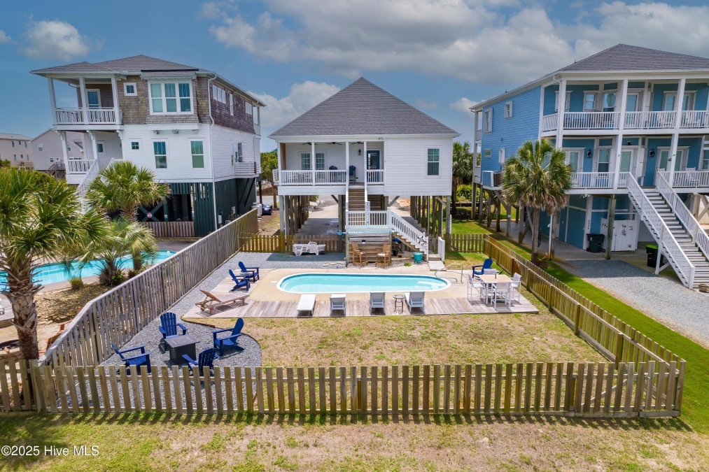 2304 Dolphin Dr Oak Island, NC 28465