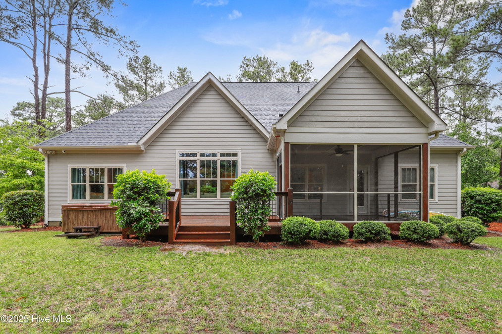 47 Lakeshore Dr Whispering Pines, NC 28327