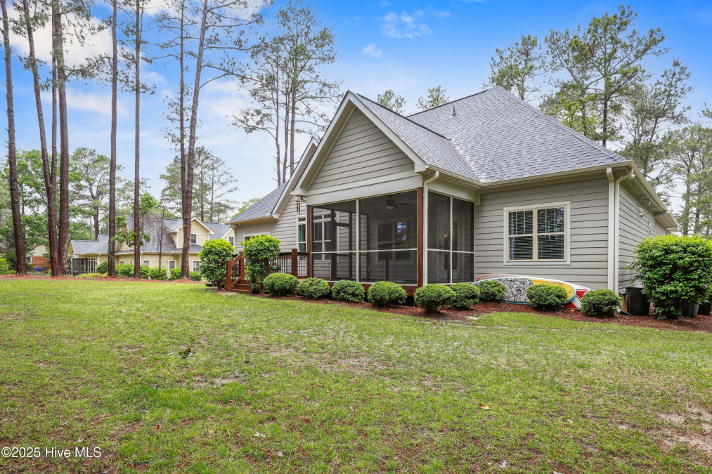 47 Lakeshore Dr Whispering Pines, NC 28327