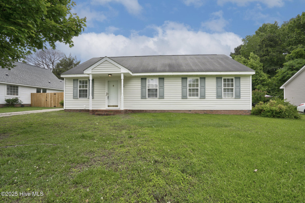 308 Sandy Knob Ln Rocky Mount, NC 27803