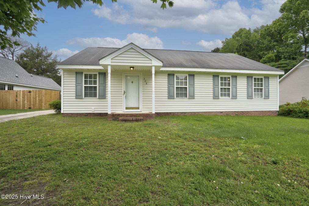 308 Sandy Knob Ln Rocky Mount, NC 27803