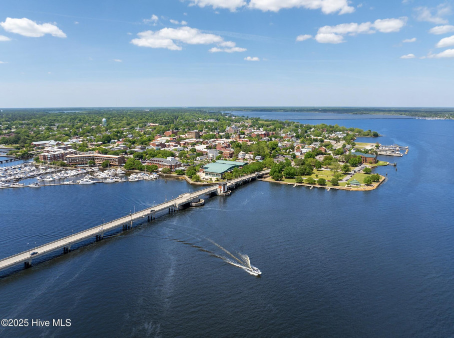 2404 Starling Ln New Bern, NC 28562