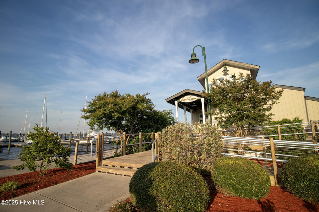 2404 Starling Ln New Bern, NC 28562