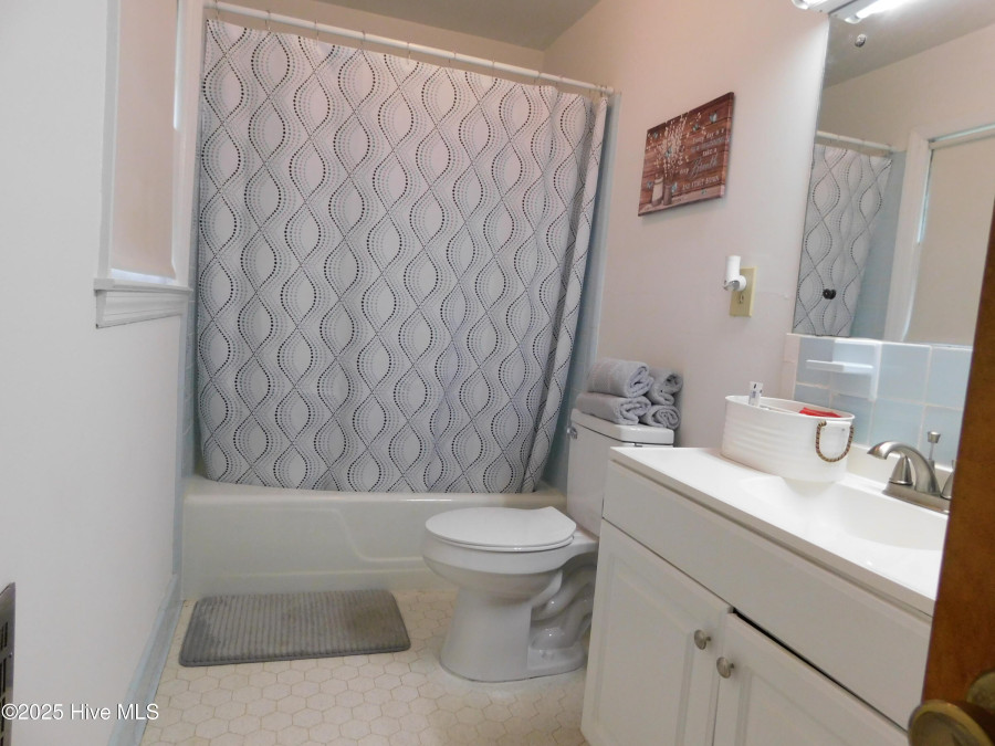 404 Marlboro St Mccoll, SC 29570