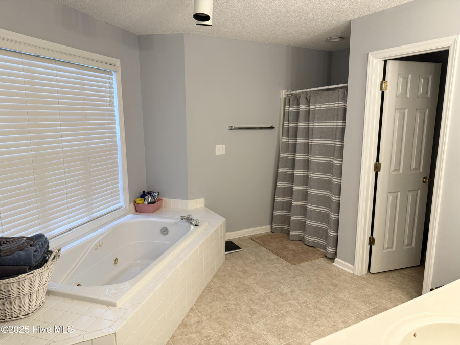 3310 Mulberry Ln Greenville, NC 27858