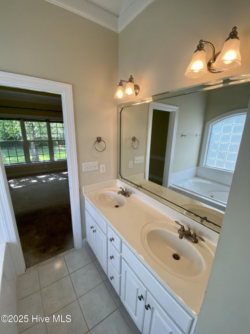 4108 Little John Dr Wilson, NC 27896